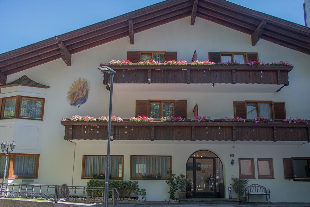 Muttererhof Hotel Mutters Exterior photo